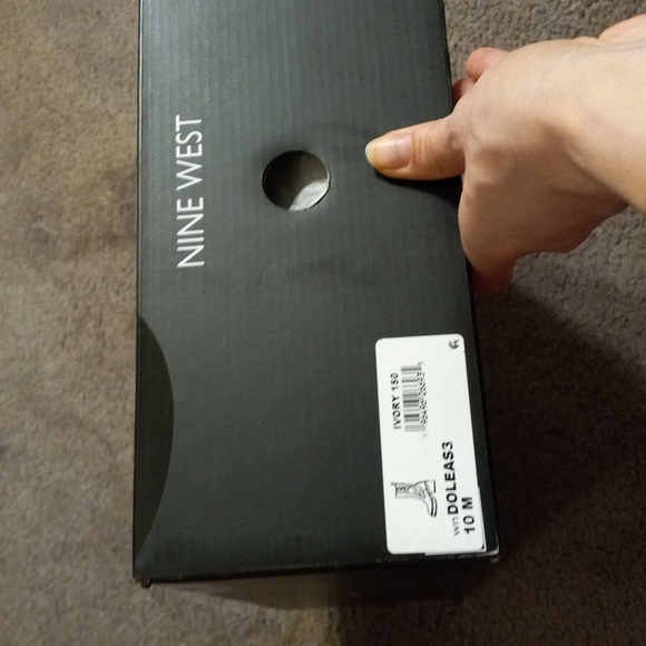 NINE WEST PLATFORM CHELSEA Doleas Boots, Size 10/11 - Picture 6 of 11